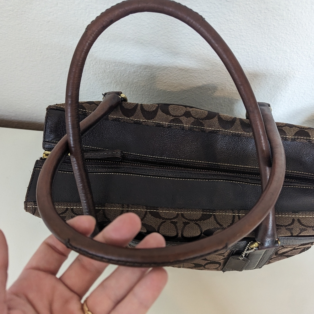 Vintage Coach Hampton turn lock tote! GUC! No tears, rips, or holes! Model 11063 - Picture 13 of 14